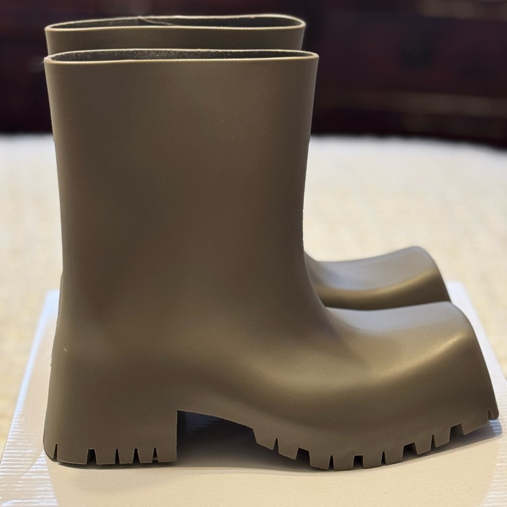 MATA Square Toe Rain Boot